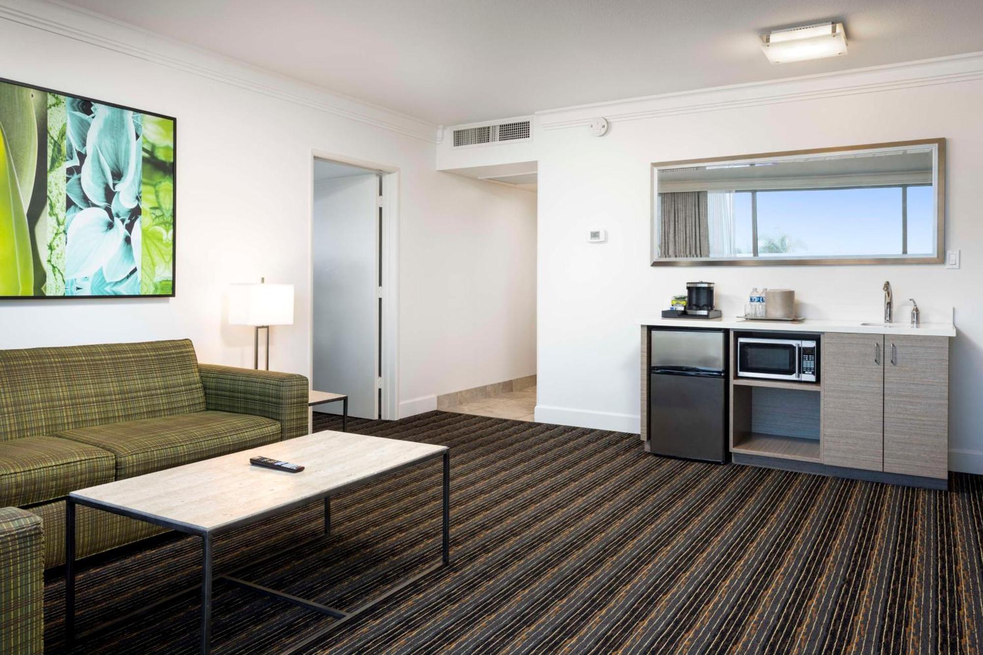 Doubletree By Hilton San Diego Bayside Екстериор снимка